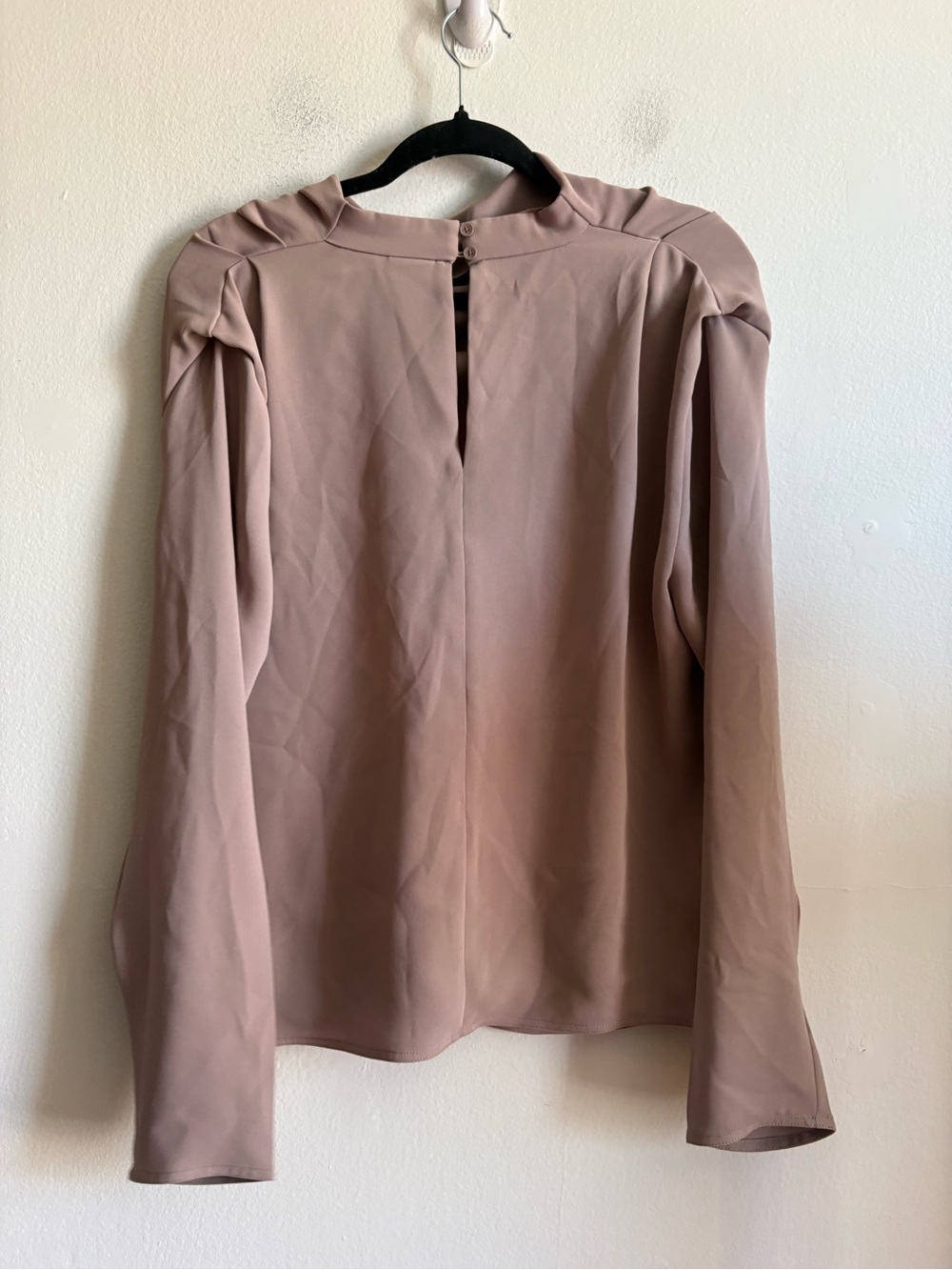 Aritzia Babaton Sz M Carter Tan Drappy Elegant Office Feminine Blouse - Picture 9 of 10